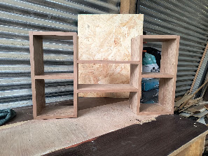 Repisa geométrica personalizada en proceso de fabricación